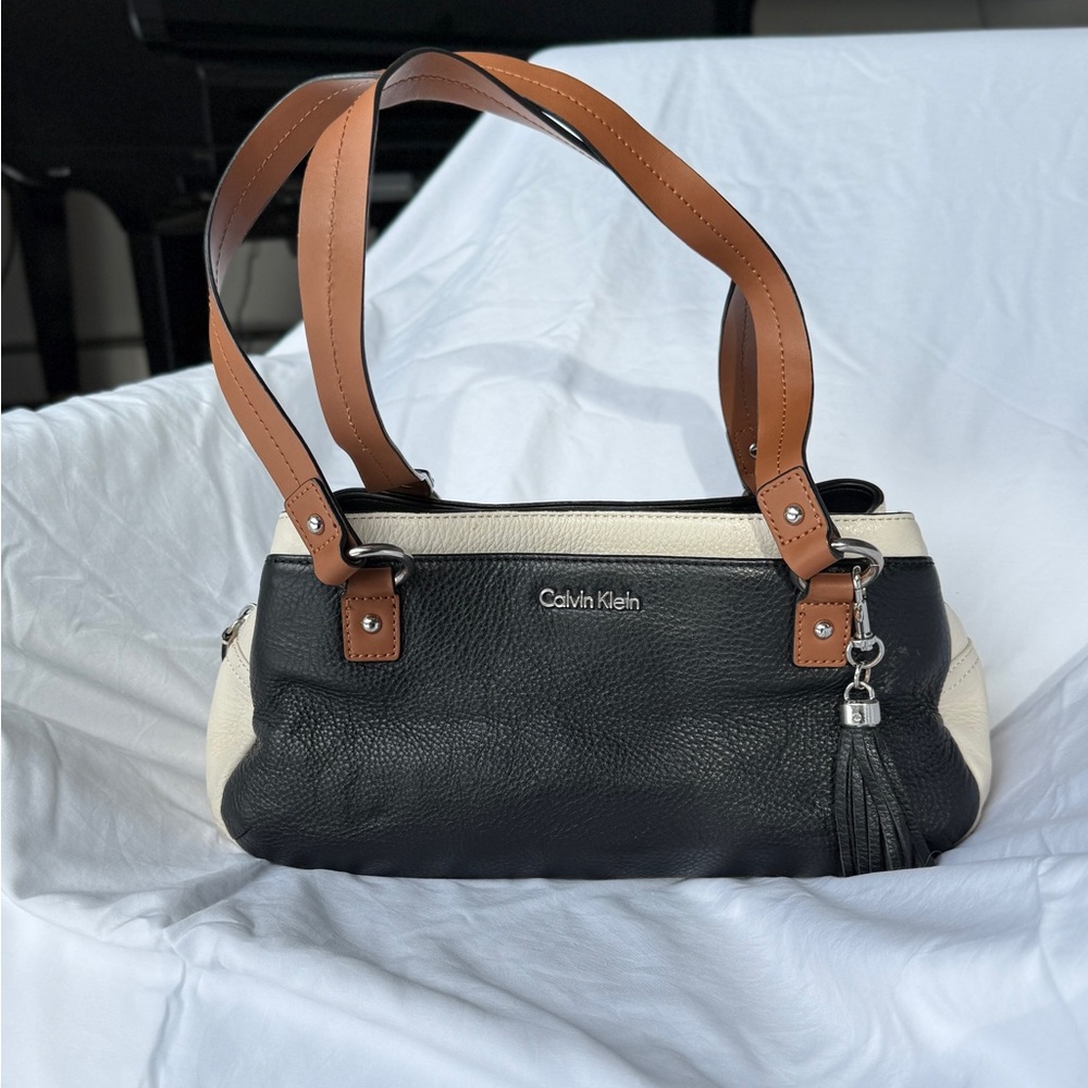 Calvin Klein Pebble Top Handle Satchel Y2K vibes